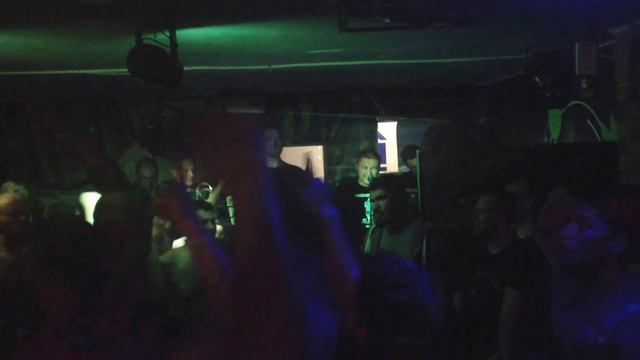 Cwt - смотрю на них (Владимир live 03.09.2016) смотреть онлайн