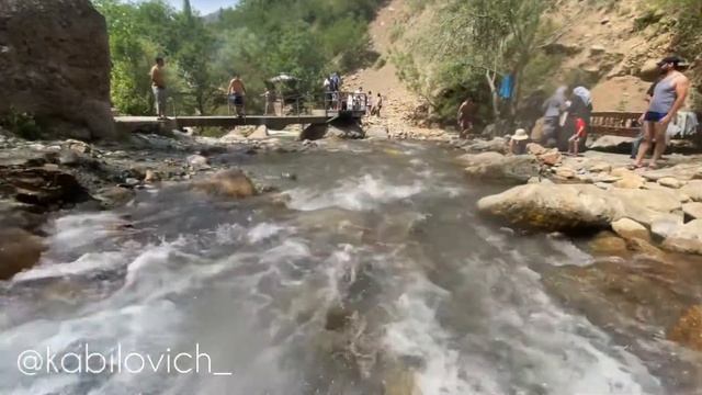 Нанайский Водопад. Горы Узбекистан. Чарвакское водохранилище. Видеоролик которое снято на телефоне. смотреть онлайн