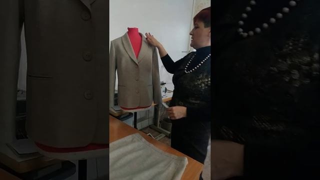 Костюм женский для клиента. #ательеУфа #золотоелекало #одежда #женскийкостюм смотреть онлайн