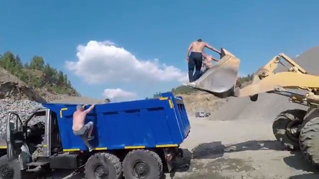 Русский экстрим.Так купаются на Урале. смотреть онлайн