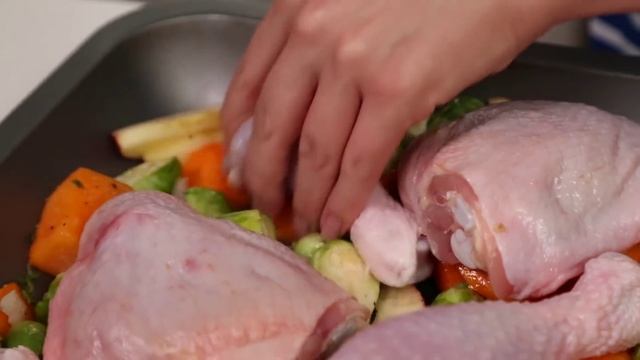 3 Apple Recipes | In Season смотреть онлайн