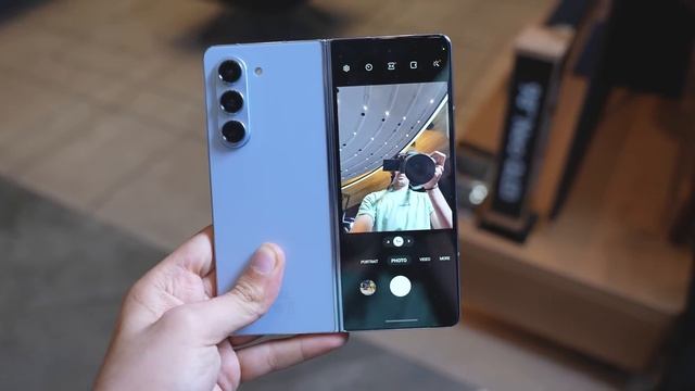 Don't BUY the Galaxy Z Fold 5; here's why! смотреть онлайн