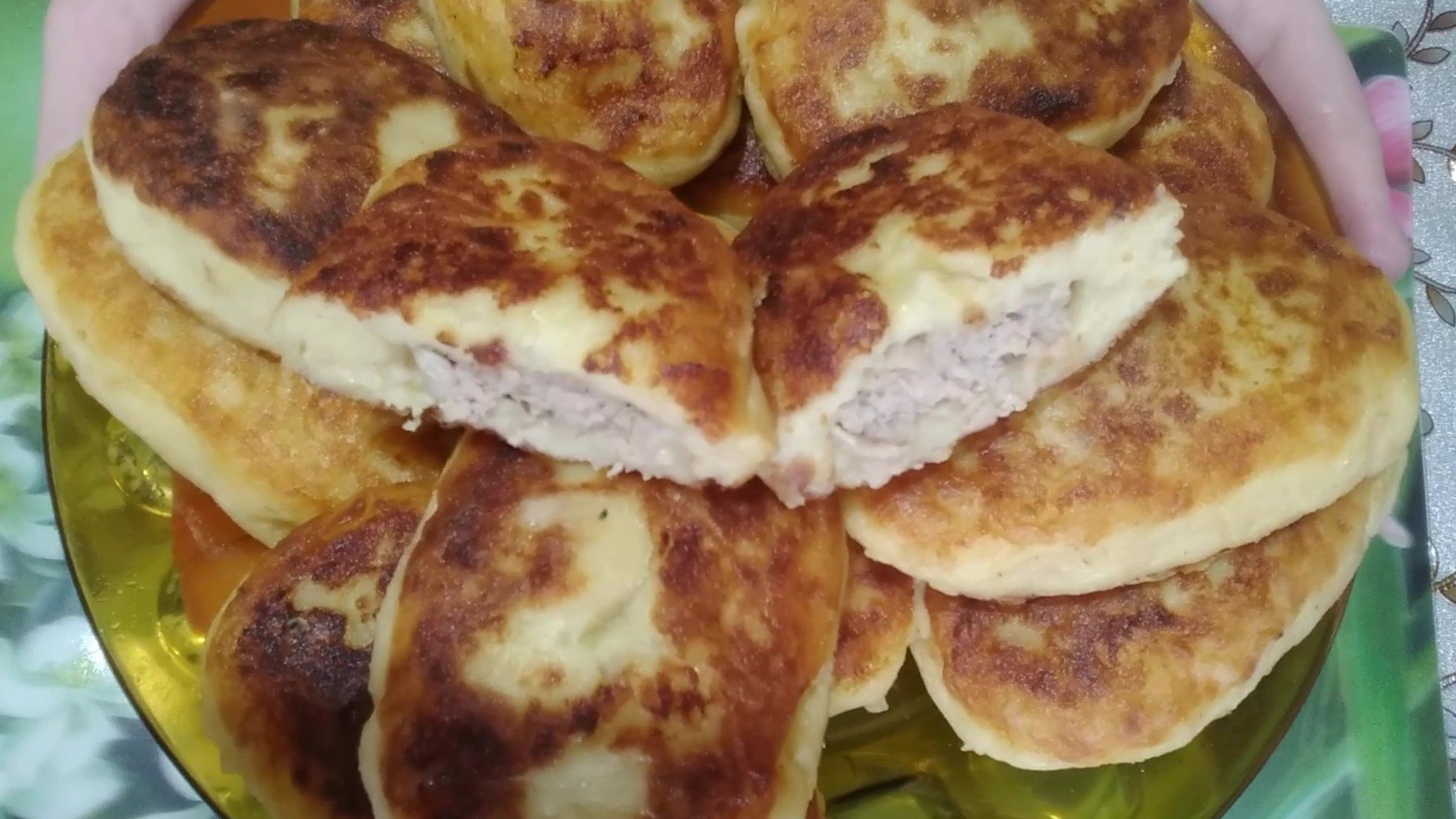 КАРТОФЕЛЬНЫЕ ЗРАЗЫ С МЯСНОЙ НАЧИНКОЙ.