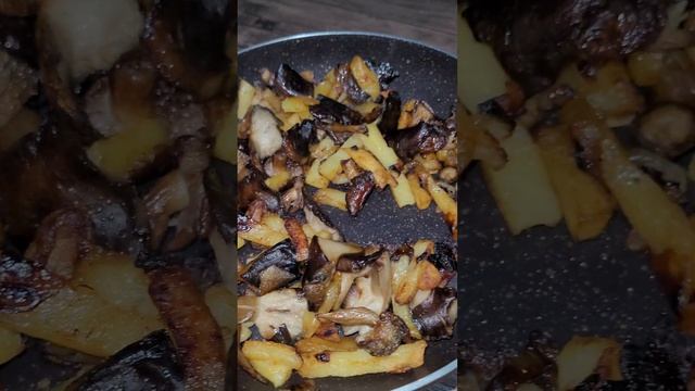 жареные лесные грибы с картошкой смотреть онлайн