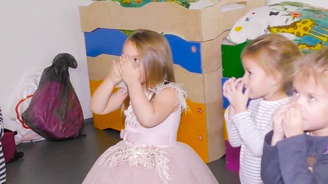 МЕЧТА? сбылась КУКЛЫ ЛОЛ пришли на праздник ??к МИЛАШКЕ Лизе/Oh My Liza смотреть онлайн