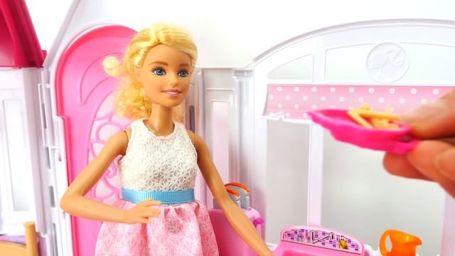 Куклы БАРБИ готовят суши. Игрушки для девочек смотреть онлайн