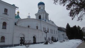 Святогорской Лавры звонят колокола