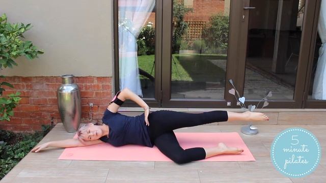 #28 Beginner Series 3 - 5 Minute Pilates at Home Workout смотреть онлайн