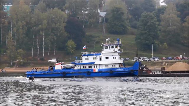 Буксир Волгарь 25 с баржой 2545 проходит Тутаев 15 09 2022г смотреть онлайн