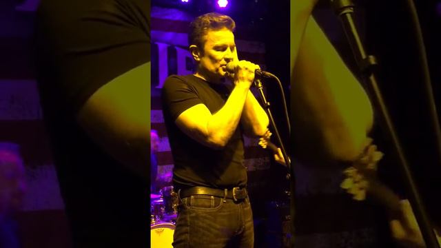 ‘RUNAWAY’ by James Marsters with Ghost of the Robot смотреть онлайн