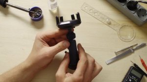 Держатель для телефона на стекло и торпедо  с присоской Arroys Dash Max Auto