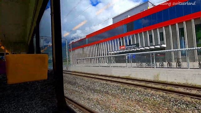 Swiss Train & A Window Seat - 2 Witness the Epic Beauty of Switzerland from a Train Window Seat! смотреть онлайн