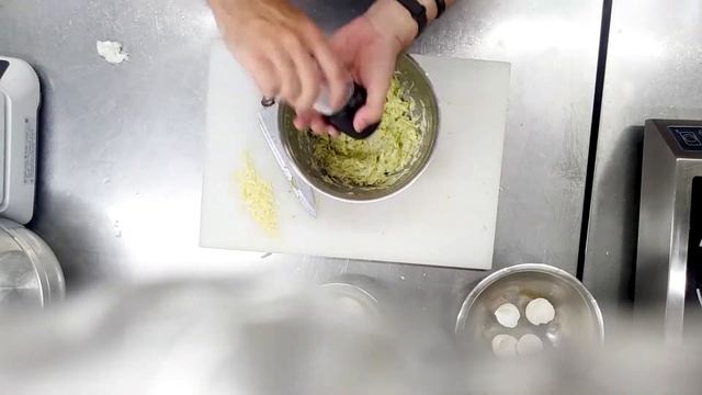 ОЛАДУШКИ ИЗ КАБАЧКОВ ИЛИ ДРАНИКИ КАБАЧКОВЫЕ. РЕЦЕПТ смотреть онлайн