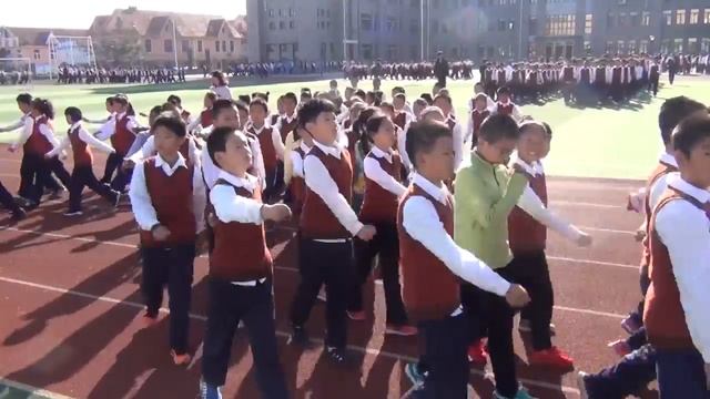 Большая перемена у китайских школьников. По секрету всему свету! смотреть онлайн