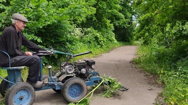 Саморобний Міні Трактор ЛЕВ Збиваємо Бур`яни смотреть онлайн