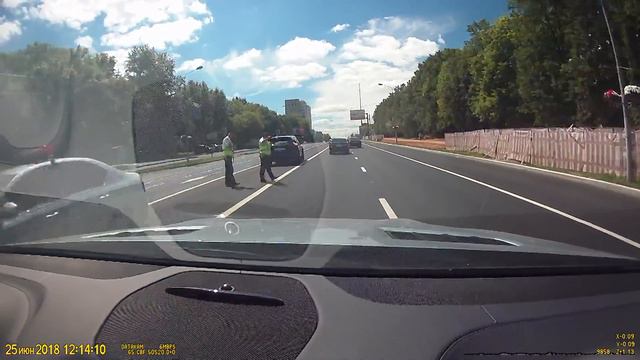 Не было время дать автограф ГИБДД ЮЗАО. 25.06.2018 Севастопольский пр-т. смотреть онлайн