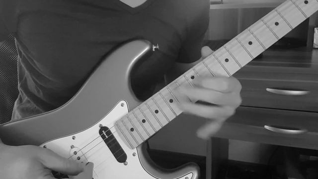 Fender MiM Strat Power Ballad Solo смотреть онлайн