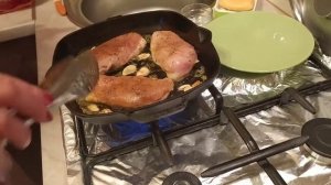 КУРИНОЕ ФИЛЕ НА ЧУГУННОЙ СКОВОРОДЕ ГРИЛЬ//ВКУСНО И ПРОСТО