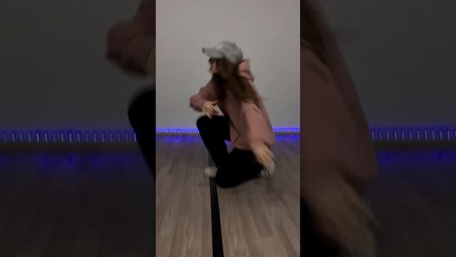 Как вам наша Трисса танцующая STRAY KIDS - Thunderous?❤️?#straykids #thunderous #coverdance #kpop смотреть онлайн