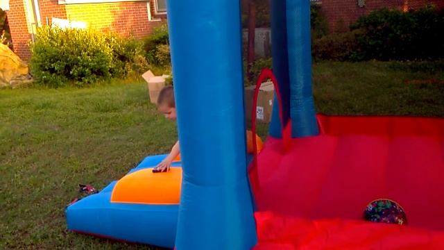 Bounce castle.01 смотреть онлайн