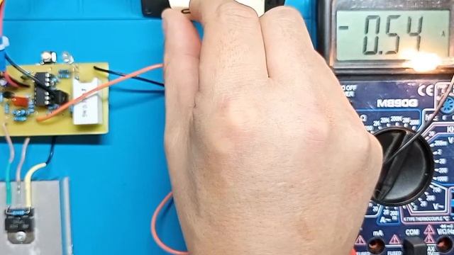 Регулируемый БП с защитой на lm324 смотреть онлайн
