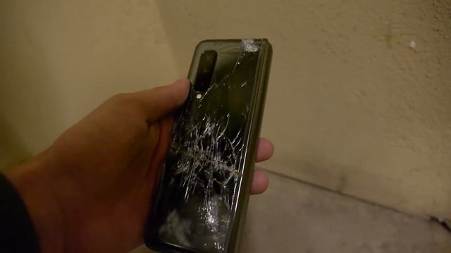 Dropping Samsung Galaxy Fold vs iPhone 11 Pro Max vs Nokia 3310 Down Spiral Staircase - 20 Stories смотреть онлайн