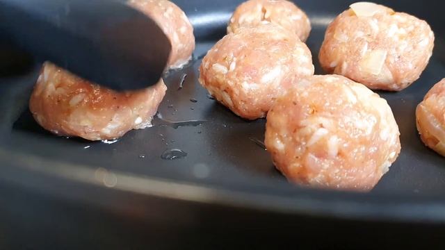 КАК приготовить сочные тефтели с рисом простой рецепт | HOW to cook juicy meatballs with rice recip смотреть онлайн