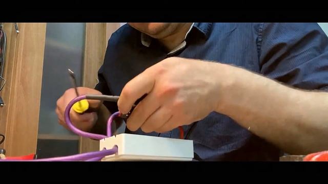 Тестирование платы сварки аккумуляторов 18650 с АлиЭкспресс, изготовление переносного устройства! смотреть онлайн