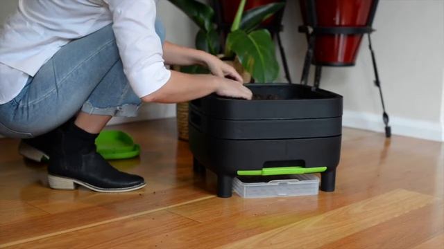The Farm urban worm farm - Assembly Instructions смотреть онлайн