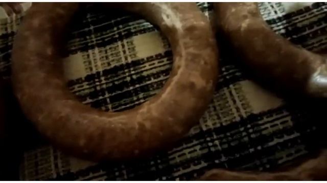 ДОМАШНЯЯ КОЛБАСА?/ГОТОВИМСЯ К ПАСКЕ?/РЕЦЕПТ И ИЗГОТОВЛЕНИЕ? смотреть онлайн