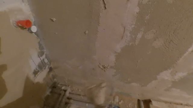 Заделка штроб с трубами в ванной гипсовой штукатуркой. шп-старт кнауф. смотреть онлайн