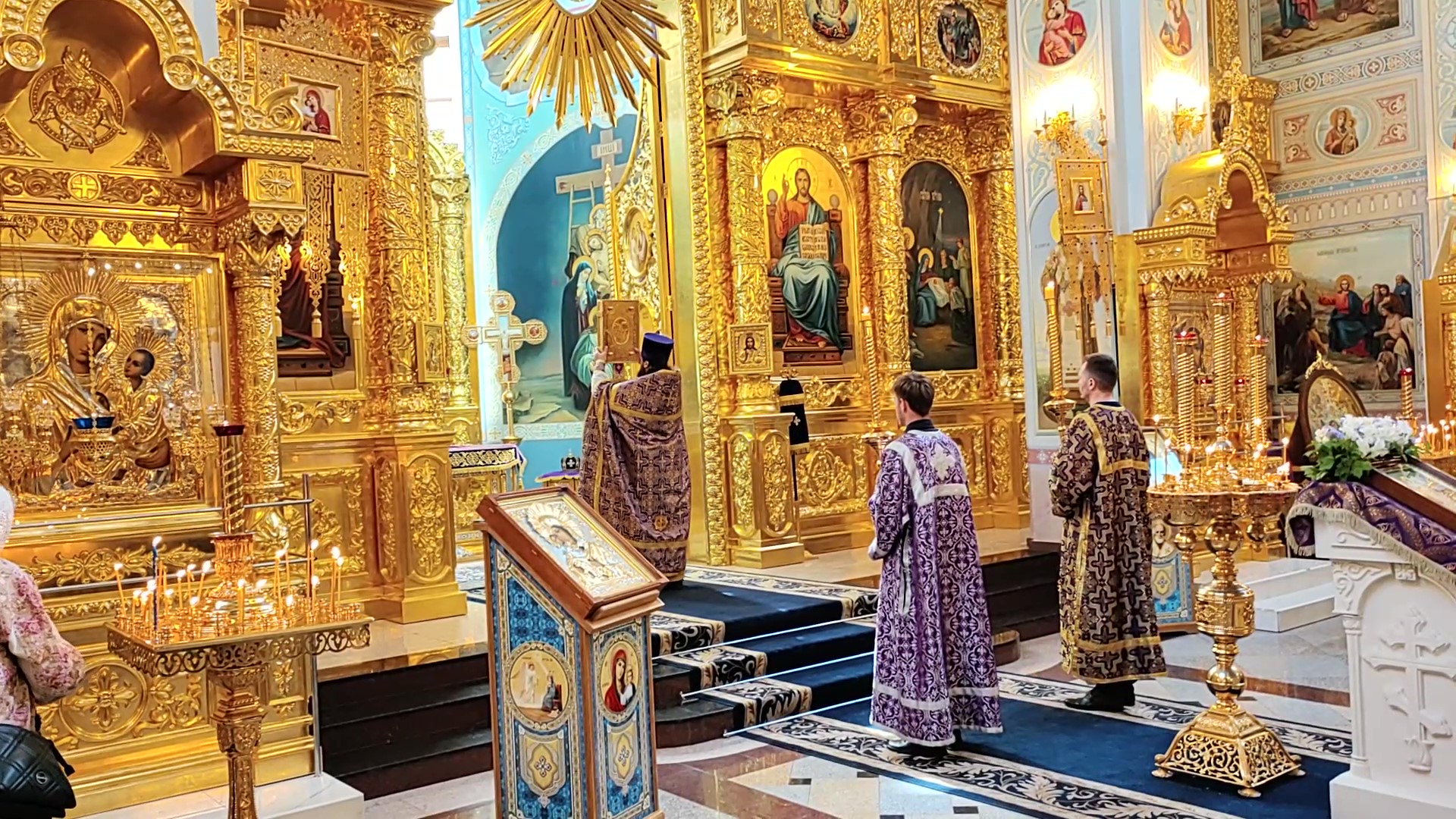Тропари и кондаки по входе. Регент Екатерина Артюхова. смотреть онлайн