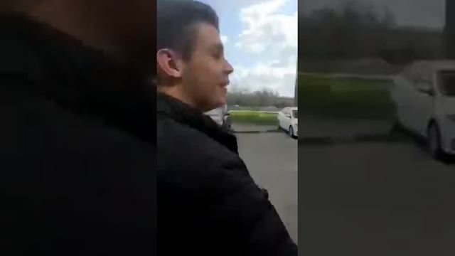ХОЖУ С КОМПЬЮТЕРНЫМИ КОЛОНКАМИ ОБМОТАННЫЕ НА ШЕЕ | ВЫХОДНОЙ 7 УТРА | ЗА ПИВОМ смотреть онлайн