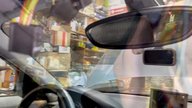 BMW 1 E87 - скрытое подключение видеорегистратора или минимум прокладки проводов по салону. смотреть онлайн