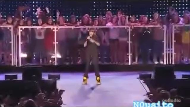 Justin Bieber canatando cumbia смотреть онлайн
