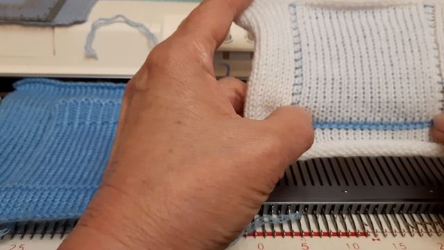 Мои новые наработки в вязании на машине.Опрос: цельновязанный карман, цельновязанная планка. смотреть онлайн