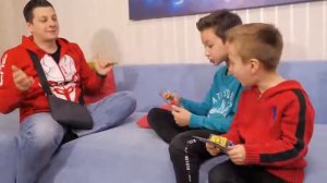 Артур и Давид смотрим видео