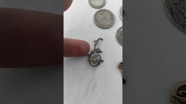 С изумрудными глазами продала старинные вещи смотреть онлайн