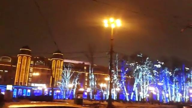 Москва 13.02.2014 г.Сталинская высотка на Кудринской площади у Баррикадной