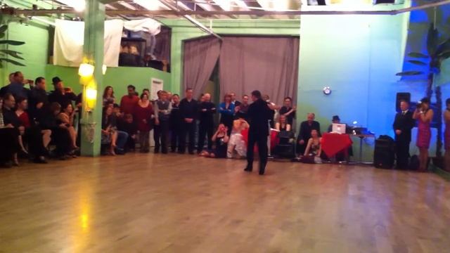 Gabriel Missé & Analía Centurión - milonga performance (2/4) смотреть онлайн