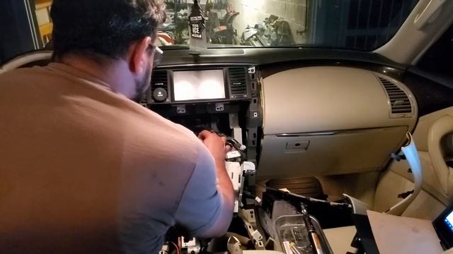 2011 Infiniti QX56 video playing and camera viewing while driving bypass PART 2 смотреть онлайн