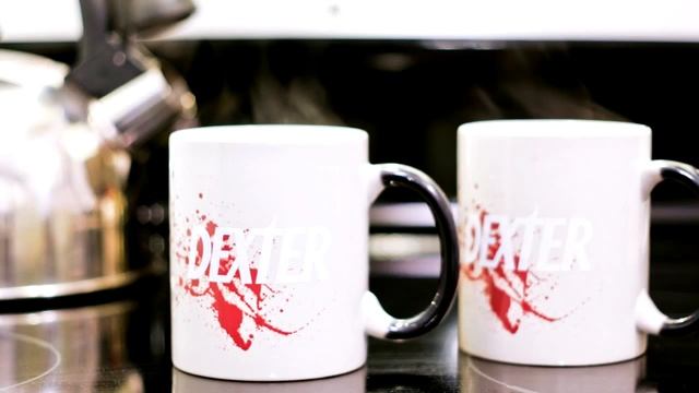 Stop-motion/Timelapse Colour Changing Mugs смотреть онлайн
