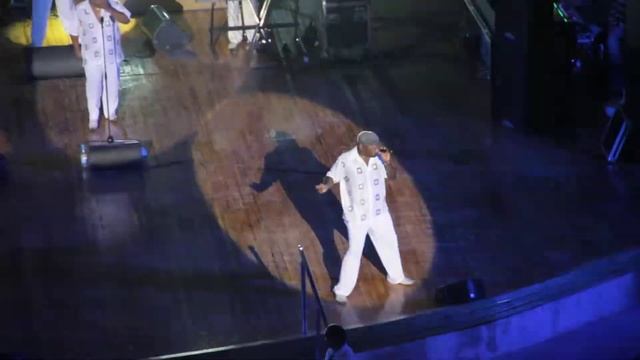 Earth Wind & Fire Experience Canon EOS 7D смотреть онлайн