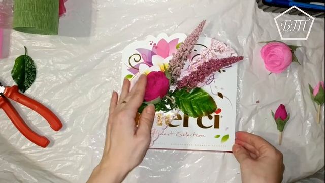 DIY.Оформление коробки конфет цветами. смотреть онлайн