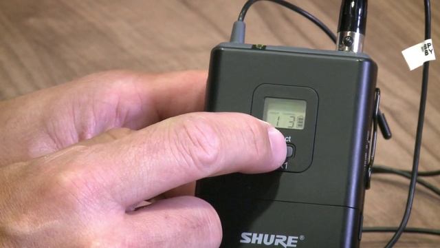 How to Use the Shure SLX Radio Microphone смотреть онлайн