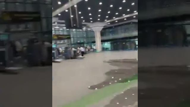 Аэропорт Ташкента, потоп смотреть онлайн