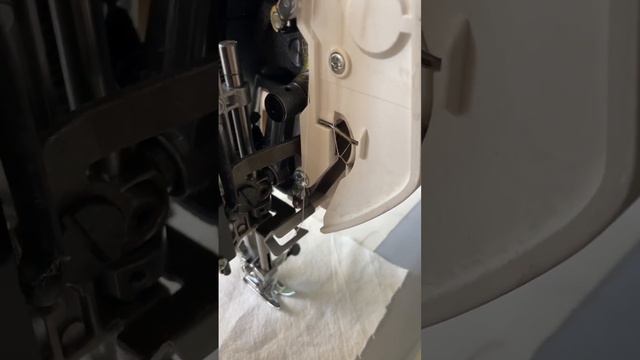 Замена лампочки на швейной машине Janome смотреть онлайн