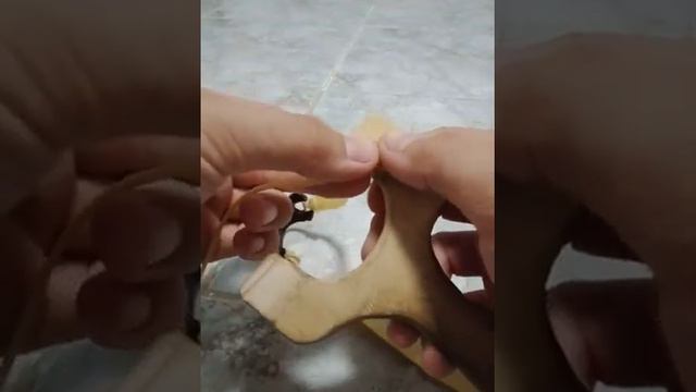 как сделать рогатку в домашних условиях. смотреть онлайн