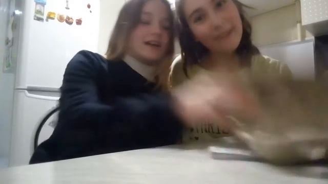 РАСПАКОВКА АЙФОНА! | ЮНЫЕ БЛОГЕРШЫ | РОФФЛ!!! смотреть онлайн