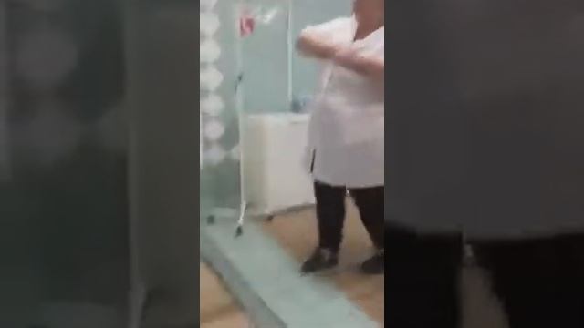 Обеденный перерыв у ветеринарного врача. Хохма в конце видео. смотреть онлайн